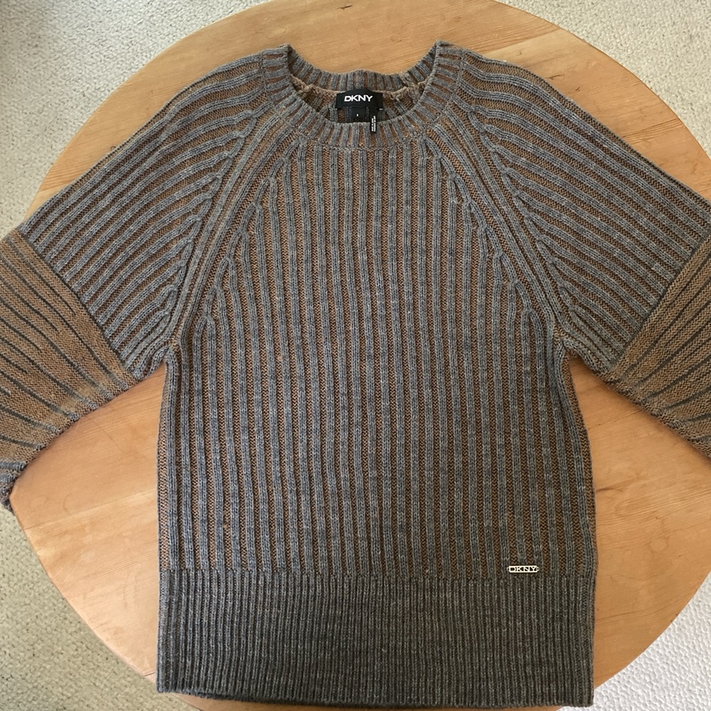 DKNY Brown Crewneck Sweater with Ribbed Pattern